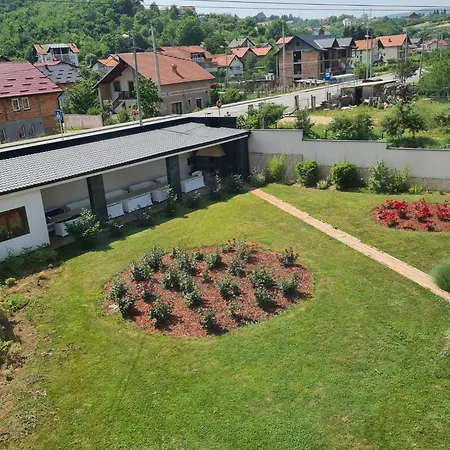 Apartment Luxurious With Three Bedrooms *